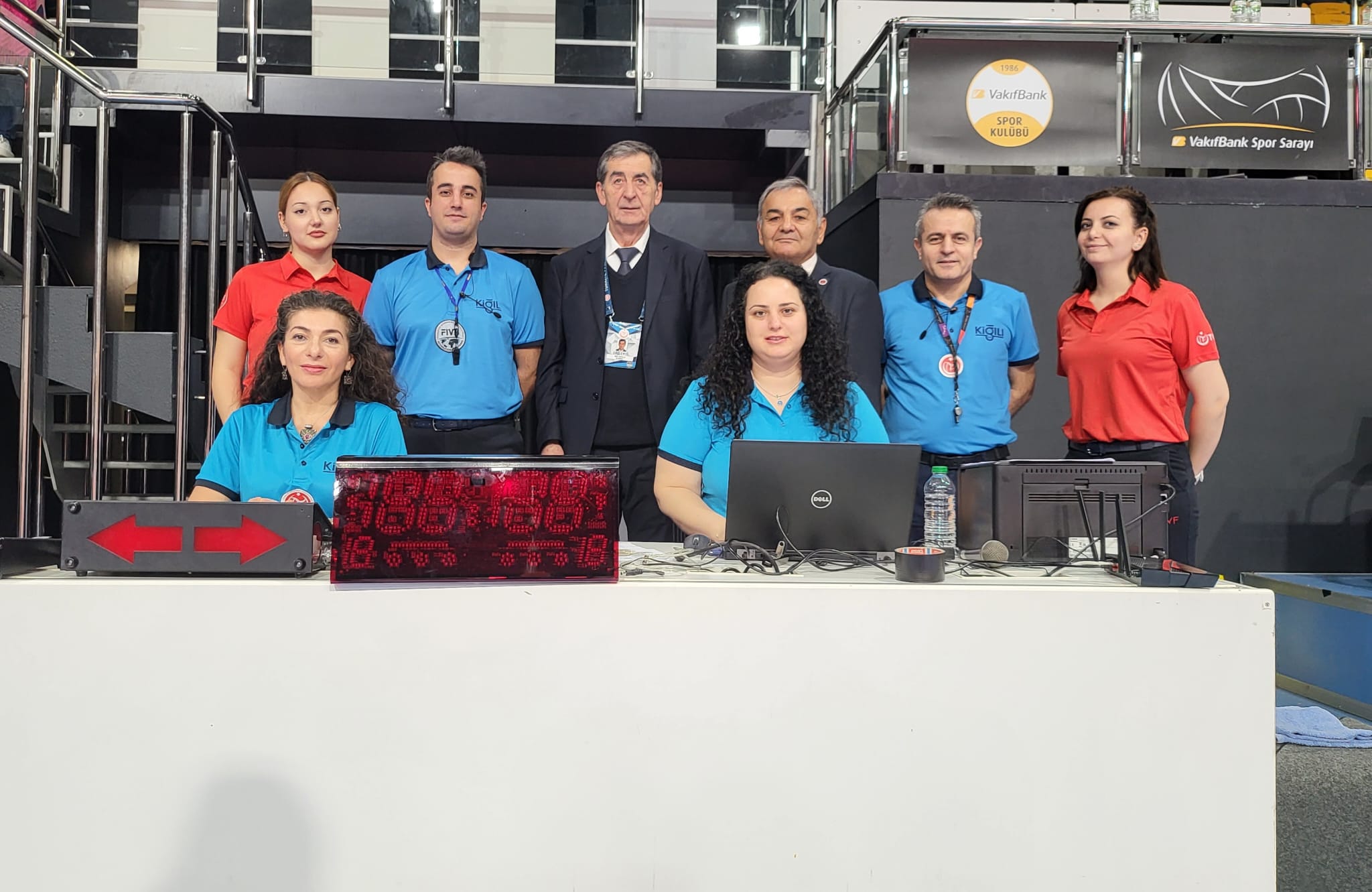 VakıfBank THY karşısında zorlansa da galip gelmeyi başardı