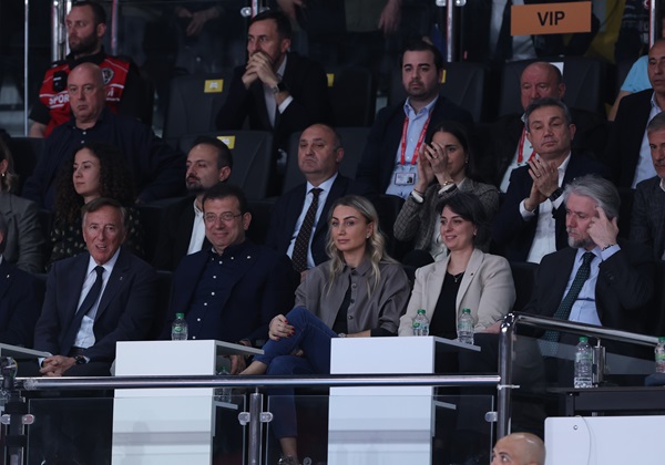 Eczacıbaşı Dynavit Finalde Fenerbahçe Opet'in rakibi oldu