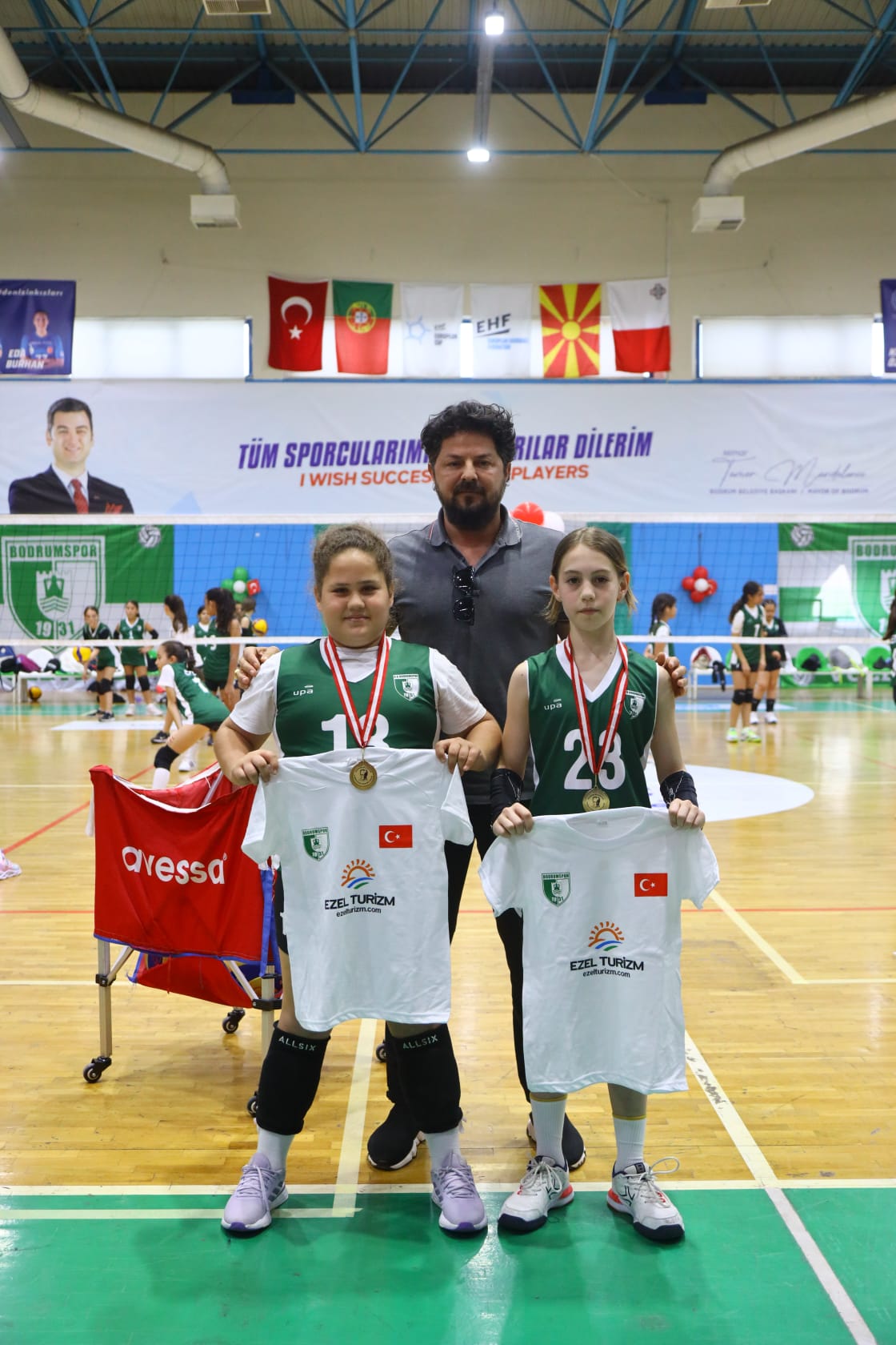 VİDEO HABER: Bodrum'da 23 Nisan Sevinci Voleybol Şenliği ile Coşkuya Dönüştü