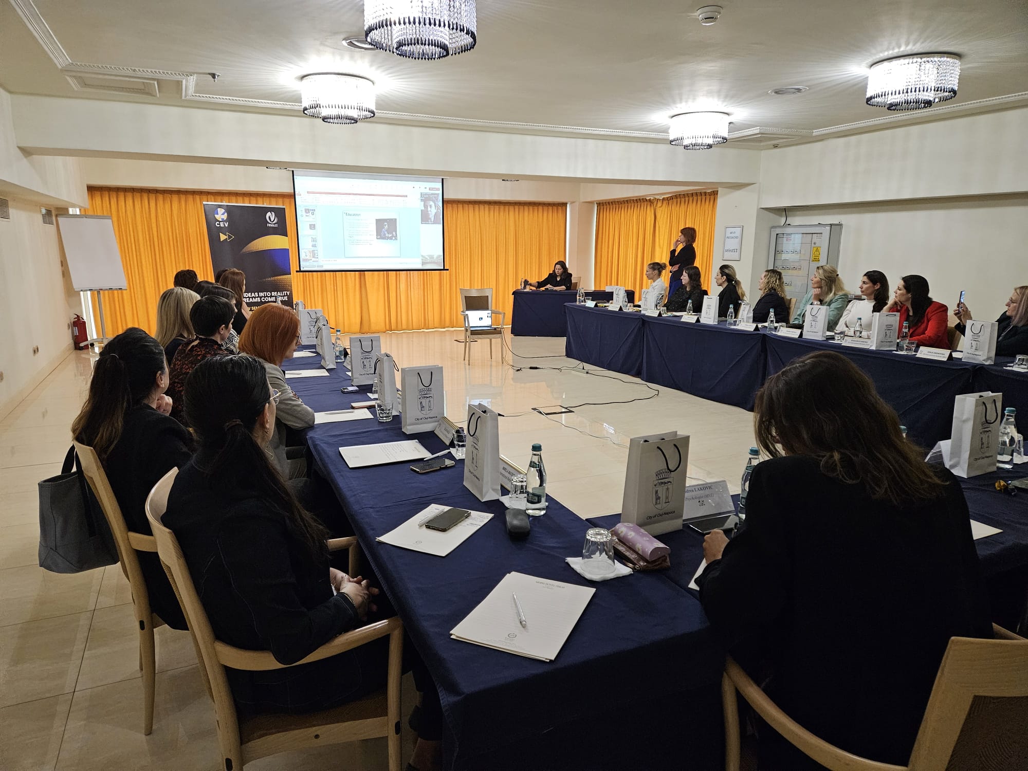 CEV'den Kadın Hakemlere Seminer