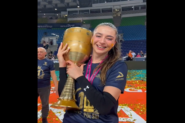 Saliha ve Chemik şampiyon