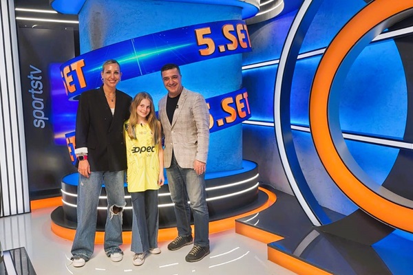 VİDEO HABER: 5. Set'te Minik Voleybolcu Zeynep Maya İle Fenerbahçe Opet'in Şampiyonluğu Yorumlandı