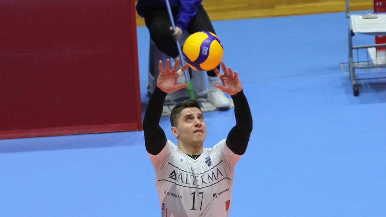Maksim Buculjevic Altekma'ya geri döndü