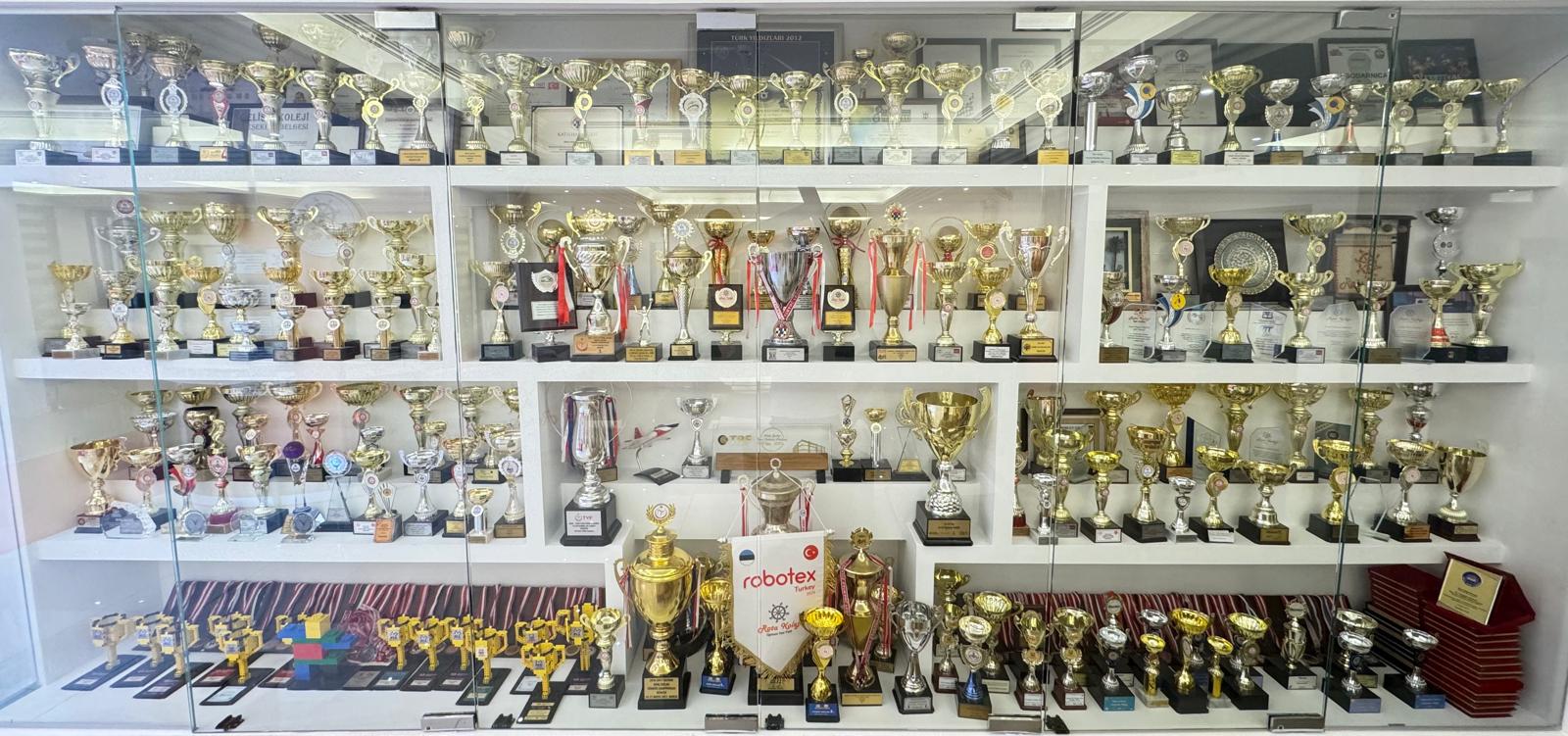 Okul Değil Sanki Sporcu Fabrikası