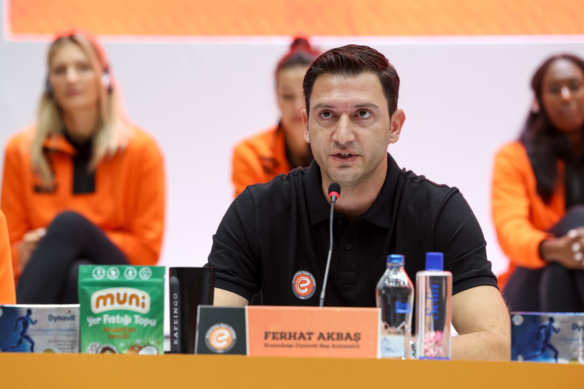 Ferhat Akbaş ile yollar ayrıldı, takım Hüseyin Doğanyüz'e emanet