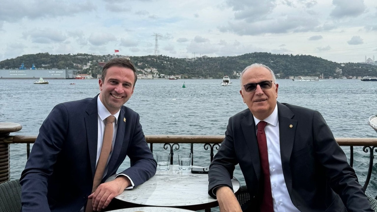 CEV Başkanı Roko Sikiric: Sayın Üstündağ'a bizimle çalışmaya hazır oldukları için teşekkür ederim