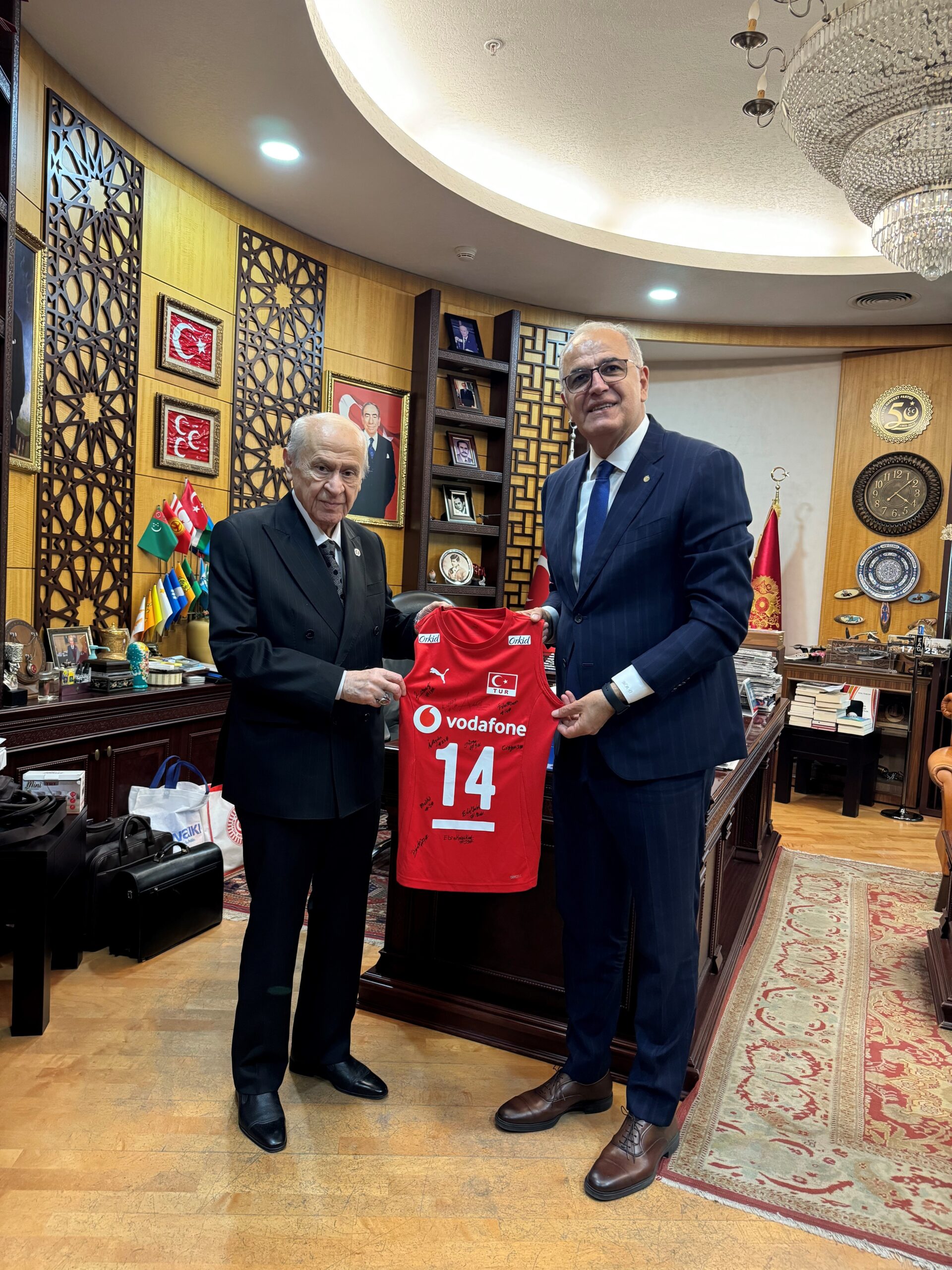 TVF Başkanı Üstündağ, MHP Genel Başkanı Bahçeli’yi Makamında Ziyaret Etti