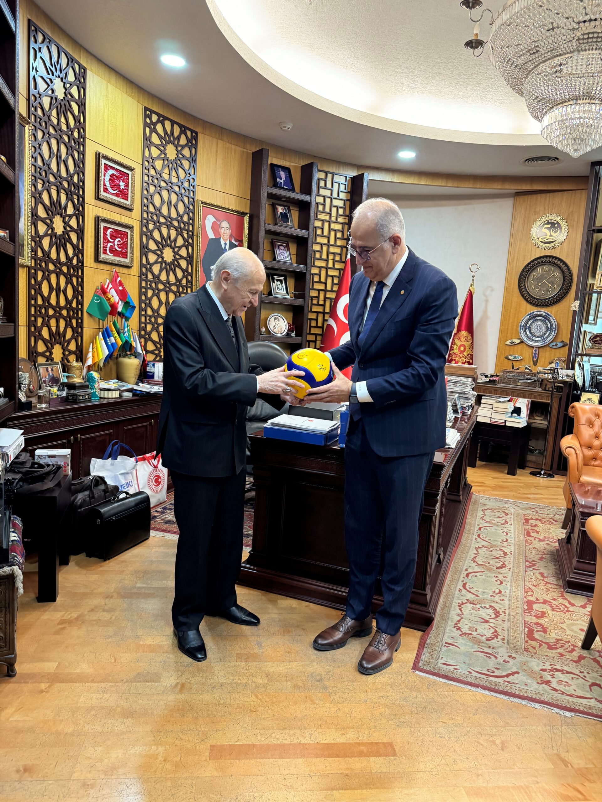 TVF Başkanı Üstündağ, MHP Genel Başkanı Bahçeli’yi Makamında Ziyaret Etti