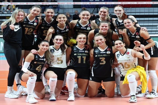 2 Oyuncusu Sakatlanan VakıfBank Aras Kargo'yu  3-1 Yendi