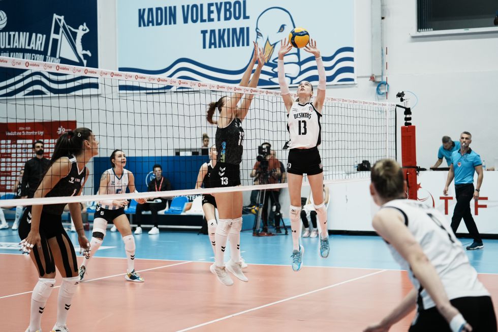 Beşiktaş Sarıyer deplasmanında set vermeden kazandı