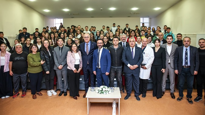 Başkan Üstündağ “Cumhuriyetin İzinden Gidenler/Olimpiyat Ruhu” Seminerine katıldı