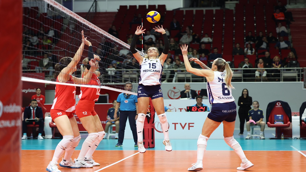 Fenerbahçe, Aras Kargo'yu 3-0'la geçti