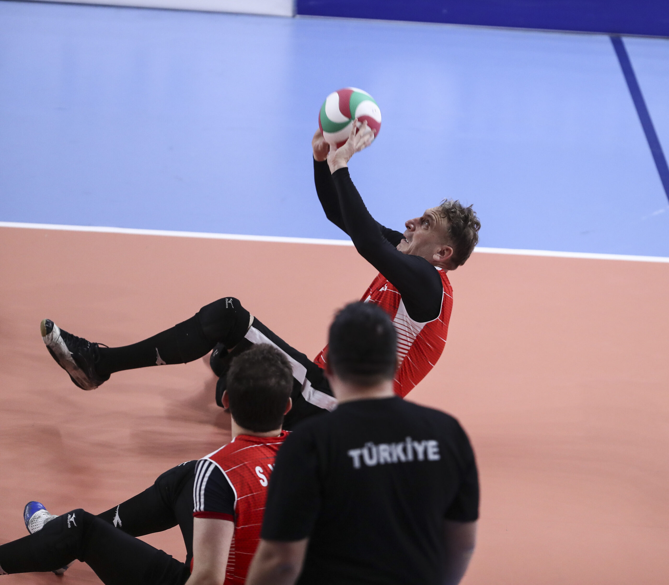 Oturarak Voleybol Erkek Milli Takımımız, Uzman Posta Paravolley Avrupa Şampiyonası’nda Üçte Üç Yaptı!