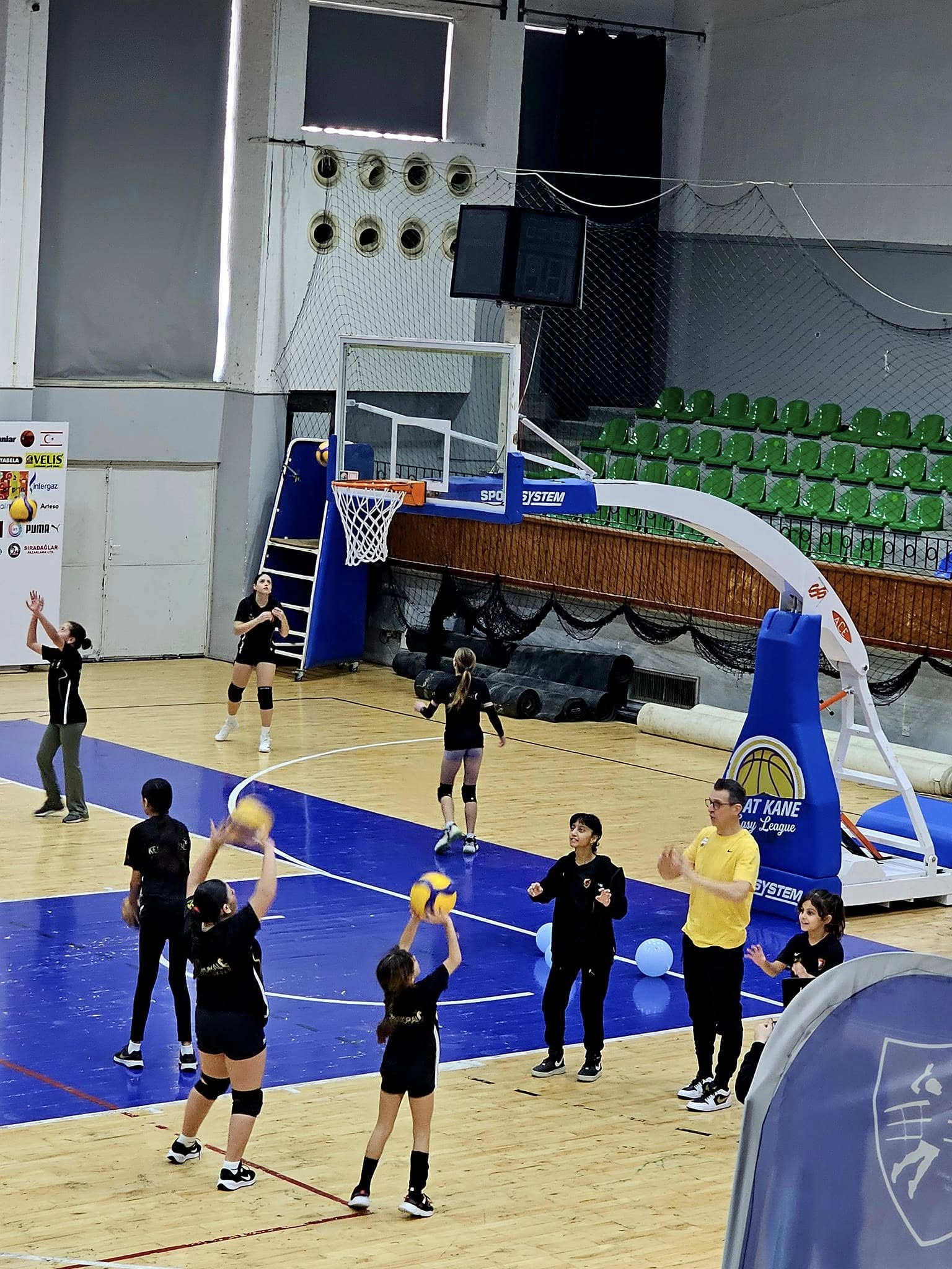 Guidetti, Royal Boya Lefkoşa Voleybol Akademi'nin 1. Kuruluş Yılı Etkinliklerine Katıldı