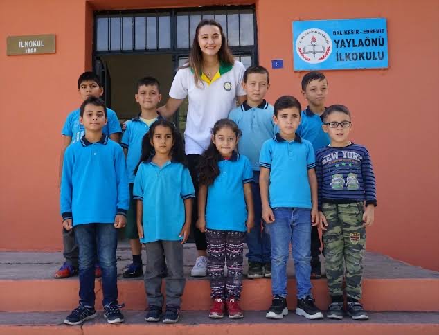 Yüce Gönüllü Adlin ve Ailesi