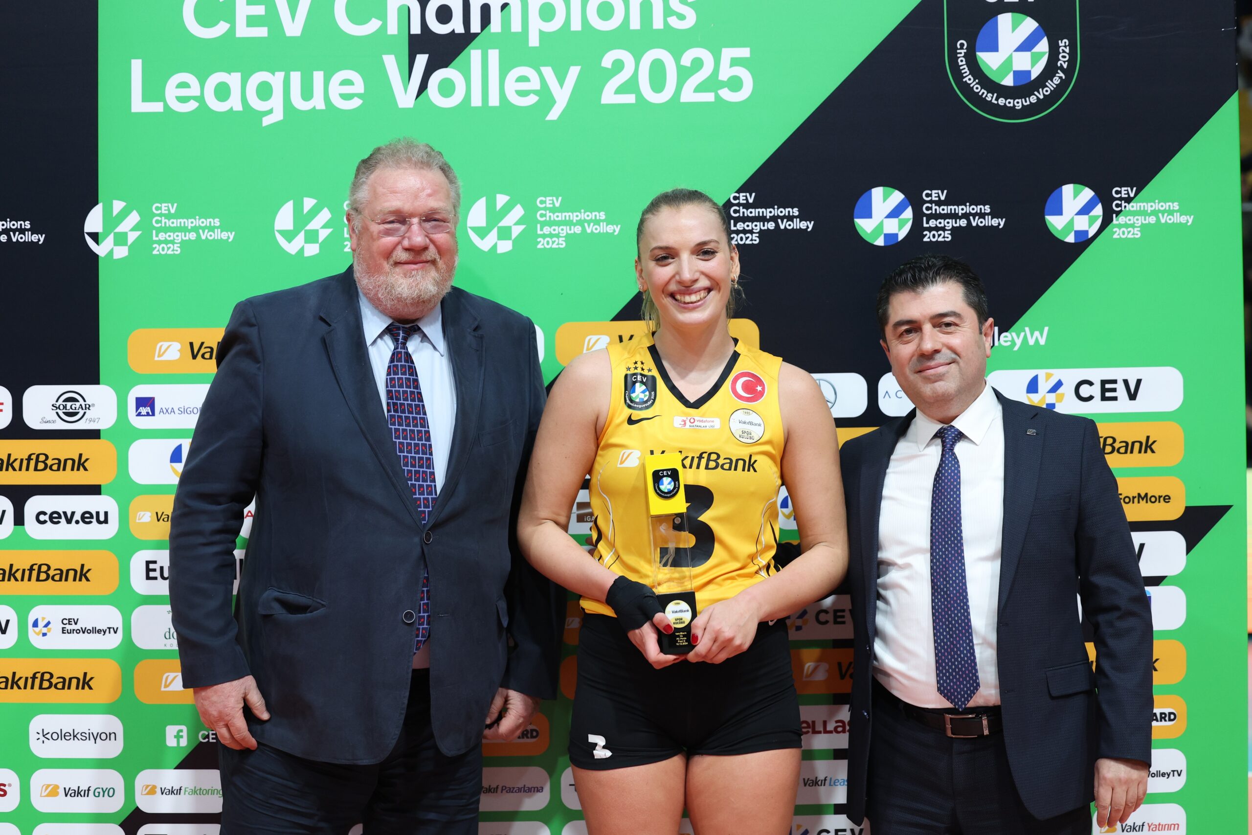 VakıfBank, Porto'ya Set Vermedi