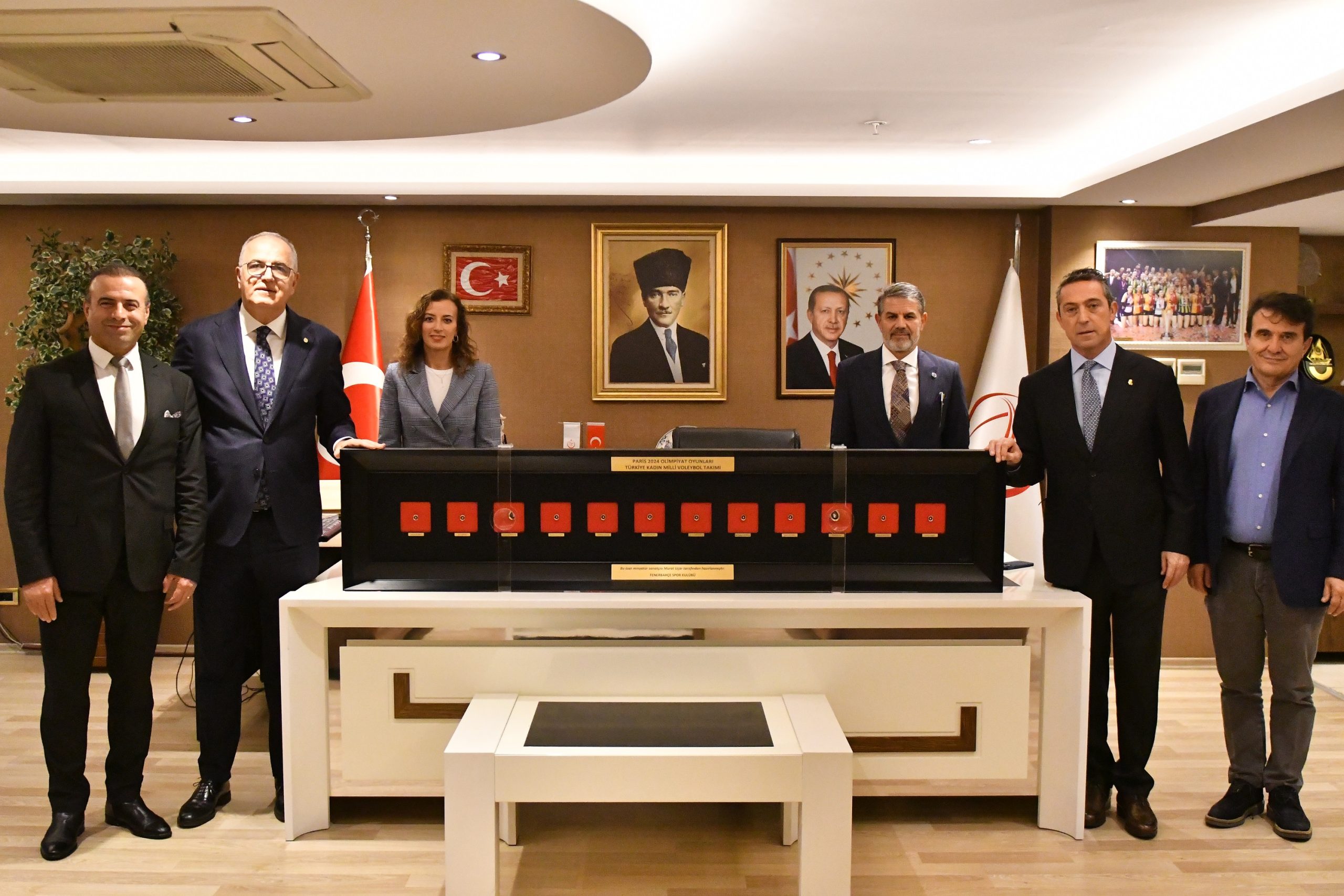 Sanatçı Murat Uçar'dan Filenin Sultanları'na Muhteşem Eser