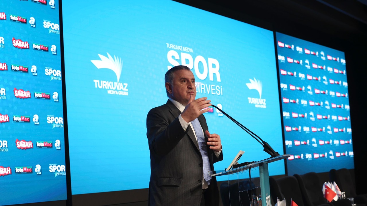 T.C. Gençlik ve Spor Bakanı Bak'tan Türk voleyboluna övgü