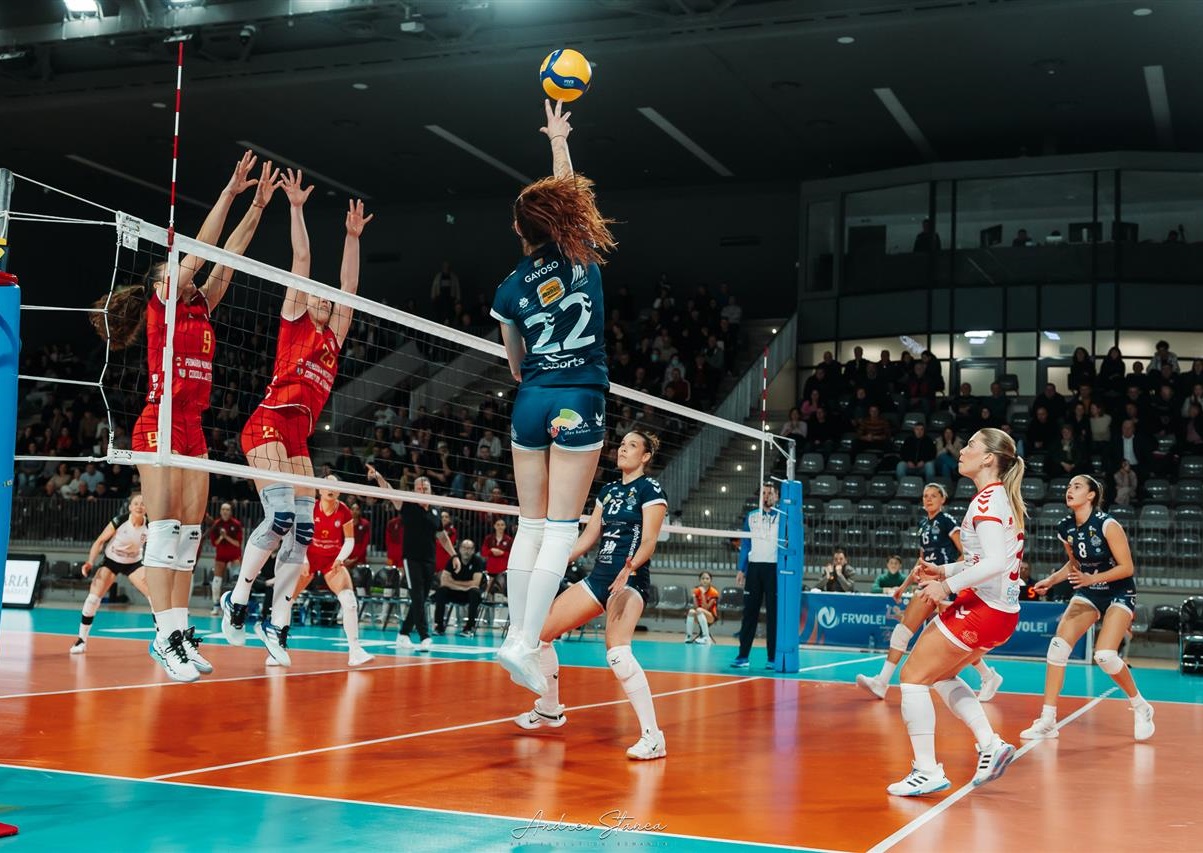 Kadınlar CEV Cup'ta dörtlü finalin ilk takımı belli oldu
