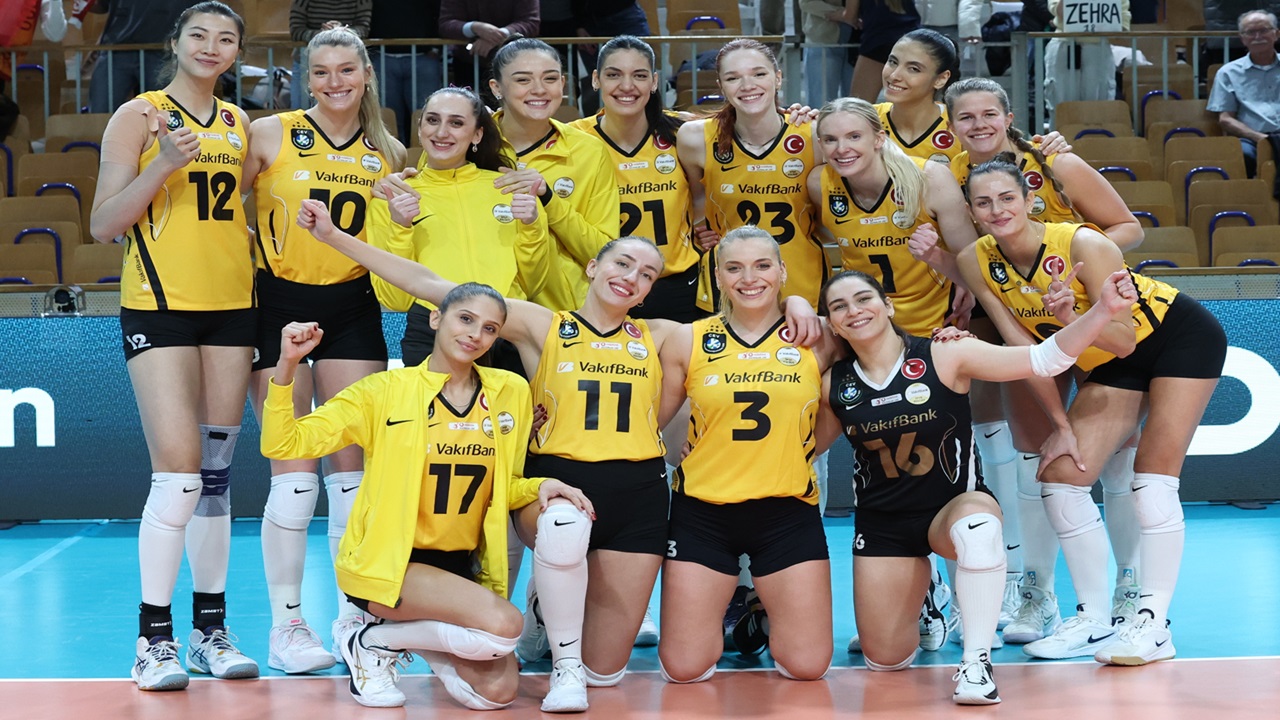 VakıfBank 5.maçını set vermeden kazandı