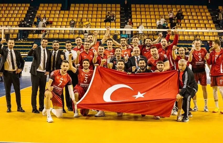 Tansiyonu yüksek maçta Ziraat Bankkart, Las Palmas'ı 3-2 yendi