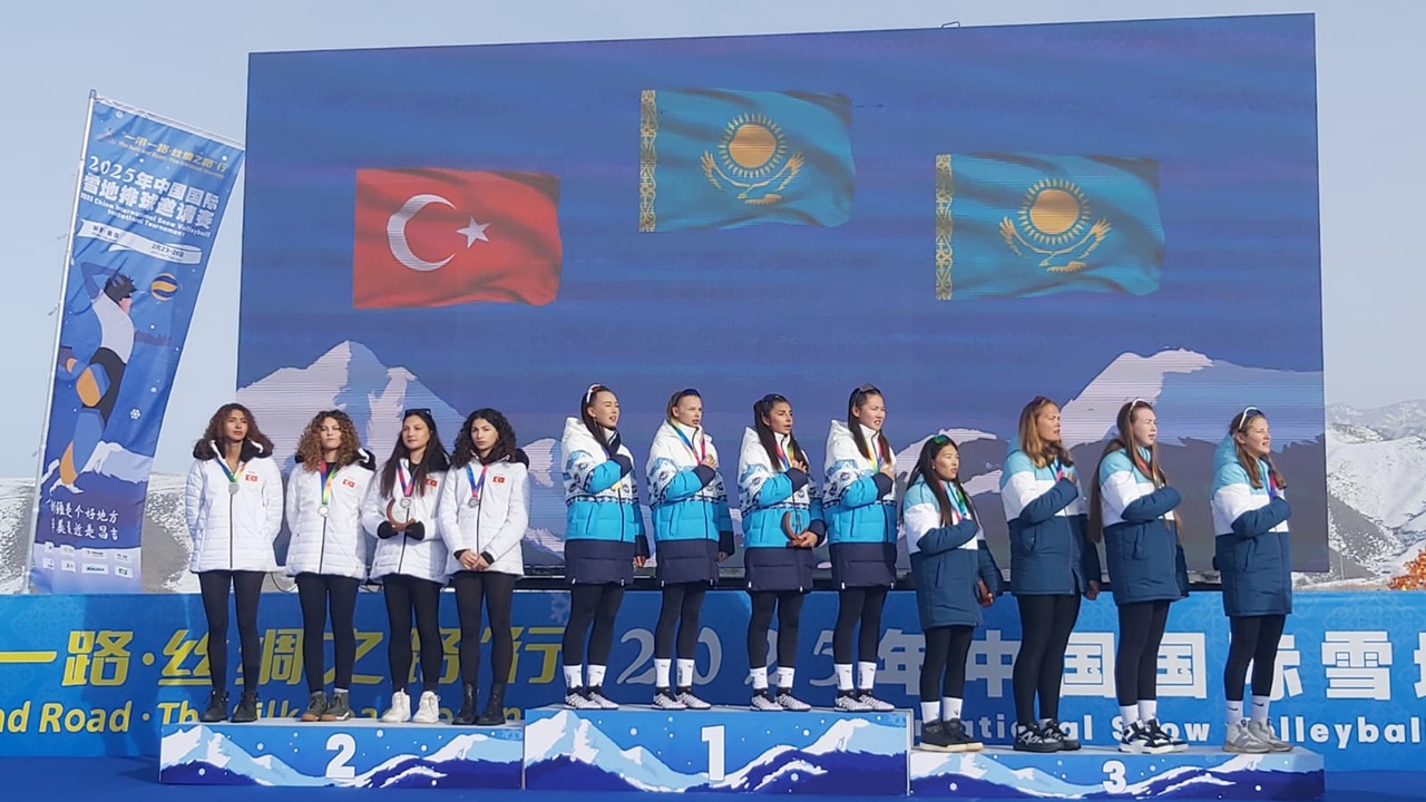 Kadın Kar Voleybolu Milli Takımımızdan Gümüş Madalya