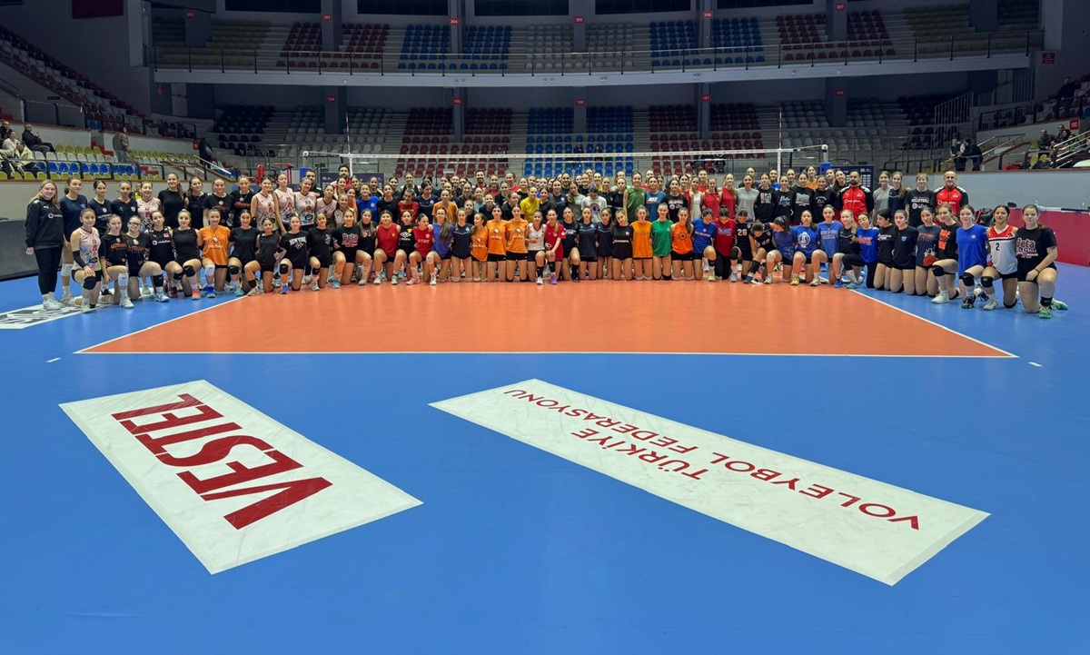 İzmir'de Altyapı Kız Milli Takımı Sporcu Taramaları Gerçekleştirildi