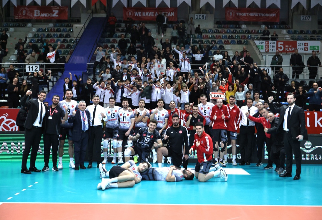 Lider Ziraat Bankkart 2-0 geriden gelip kazandı