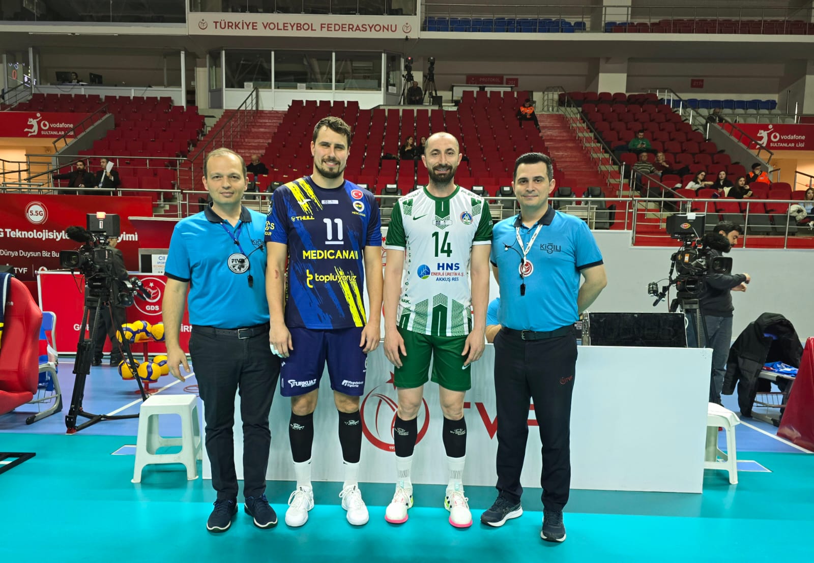 Fenerbahçe ilk yarıdaki yenilginin rövanşını aldı seriyi 5 maça çıkarttı