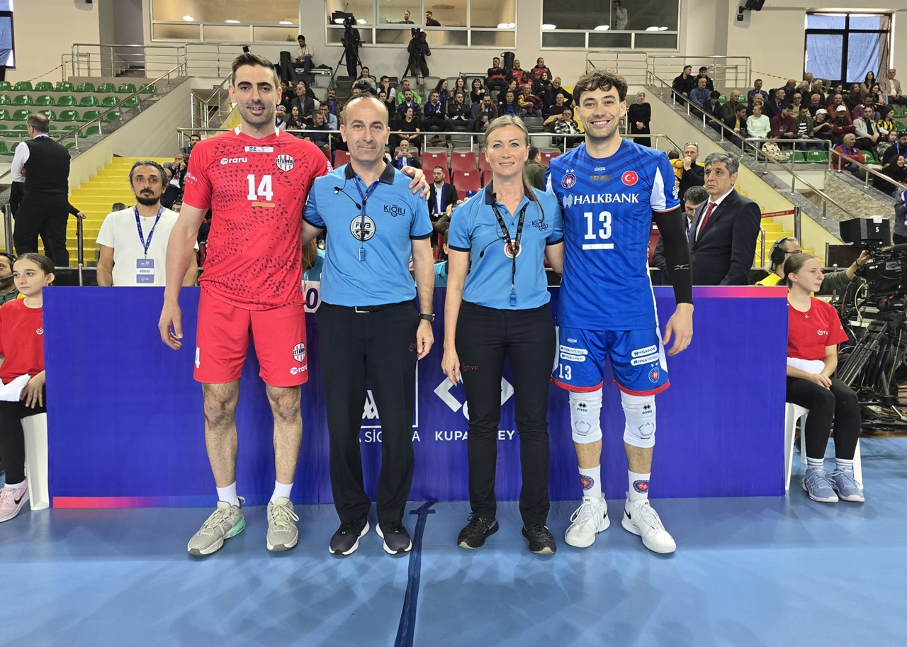 AXA Sigorta Kupa Voley'de ilk finalist belli oldu