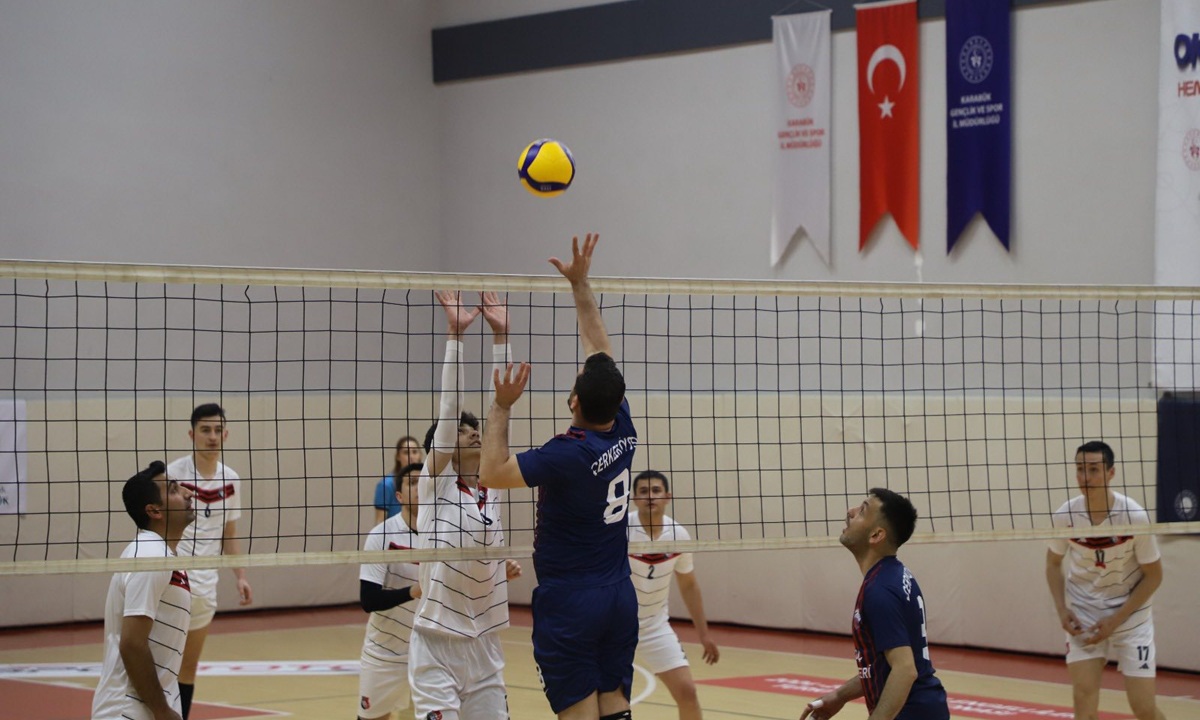 İşitme Engelliler Voleybol Türkiye Şampiyonası'nda Yarı Final Eşleşmeleri Belli Oldu