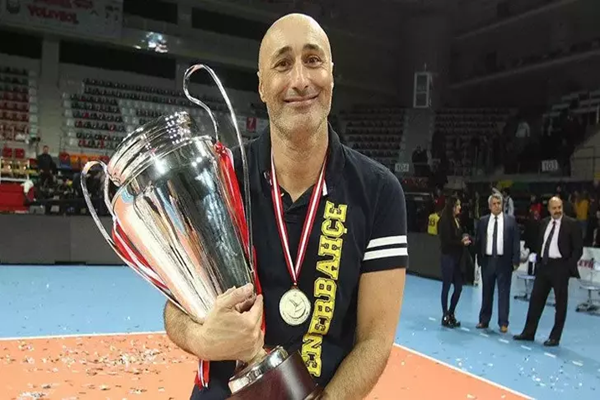 İtalyan basını Fenerbahçe'nin yeni hocasını açıkladı