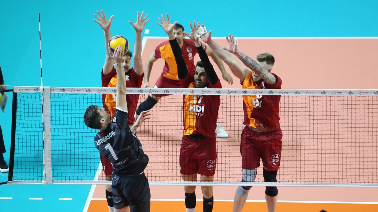 Ziraat Bankkart şampiyonluk, Galatasaray ise seriyi uzatmak için sahada