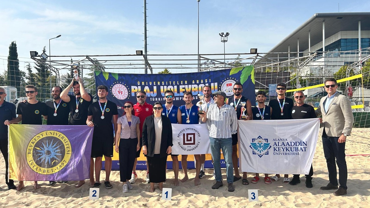Üniversitelerarası Plaj Voleybolu'nda şampiyon Beykoz ve Kent Üniversitesi