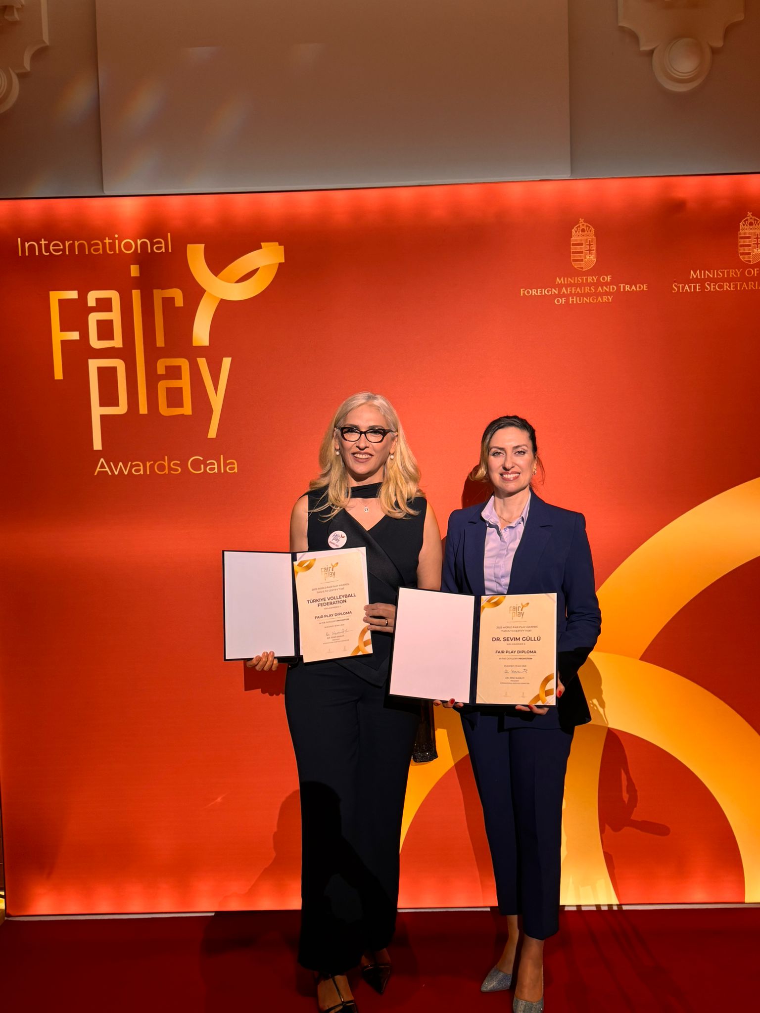 Türkiye Voleybol Federasyonu’na Şeref Diploması