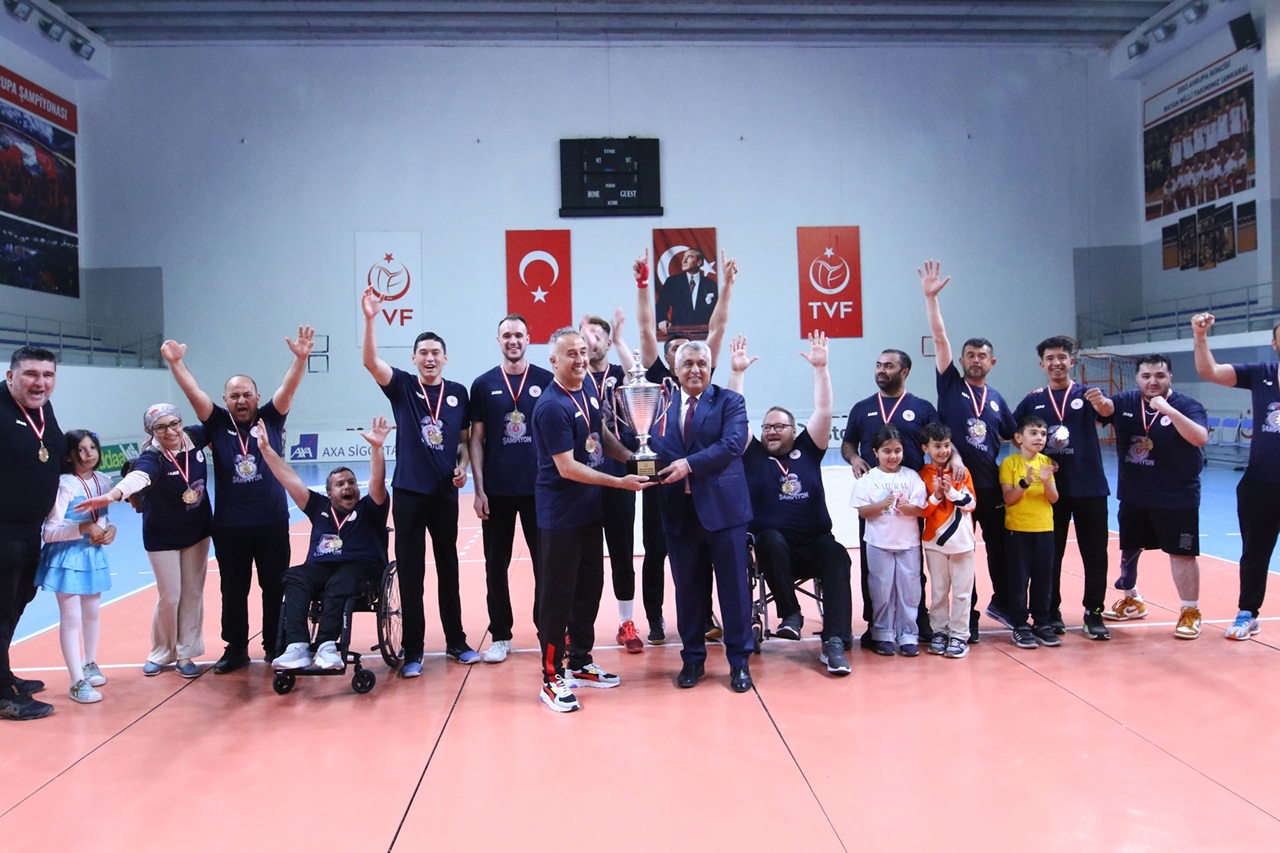 Oturarak Voleybol Süper Ligi'nde Şampiyon Karaman İl Özel İdare S.K.