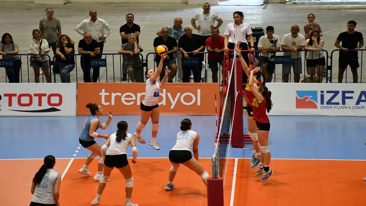 Küçük Kızlar Türkiye Şampiyonası'nda Grup Müsabakaları Sona Erdi