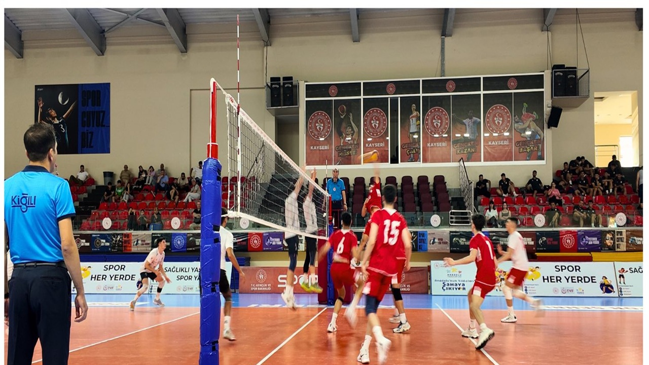 2025 Genç Erkekler Türkiye Voleybol şampiyonası Kayseri'de başladı