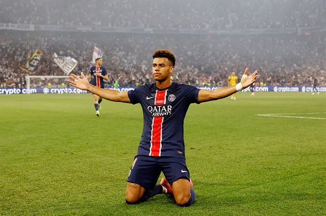 Şampiyonlar Ligi'nde PSG tarih yazarak şampiyon oldu