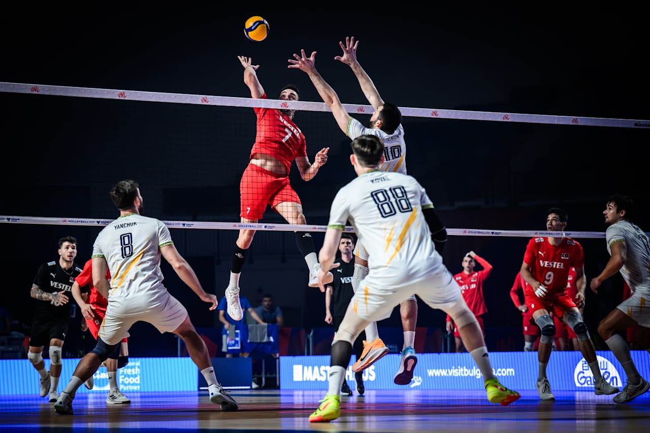 VNL 2025'de Türkiye, Ukrayna'ya 3-0 yenildi