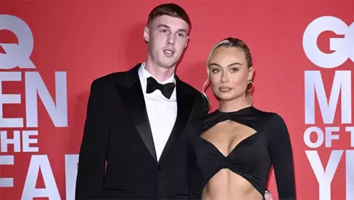 Cole Palmer evlilik teklifinden sonra sevgilisini terk etti