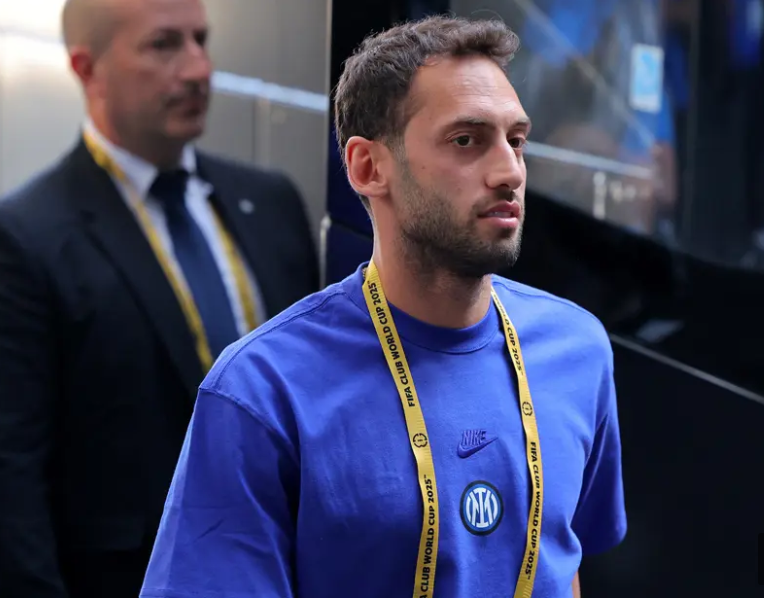 Hakan Çalhanoğlu'ndan Inter'e sert mesaj