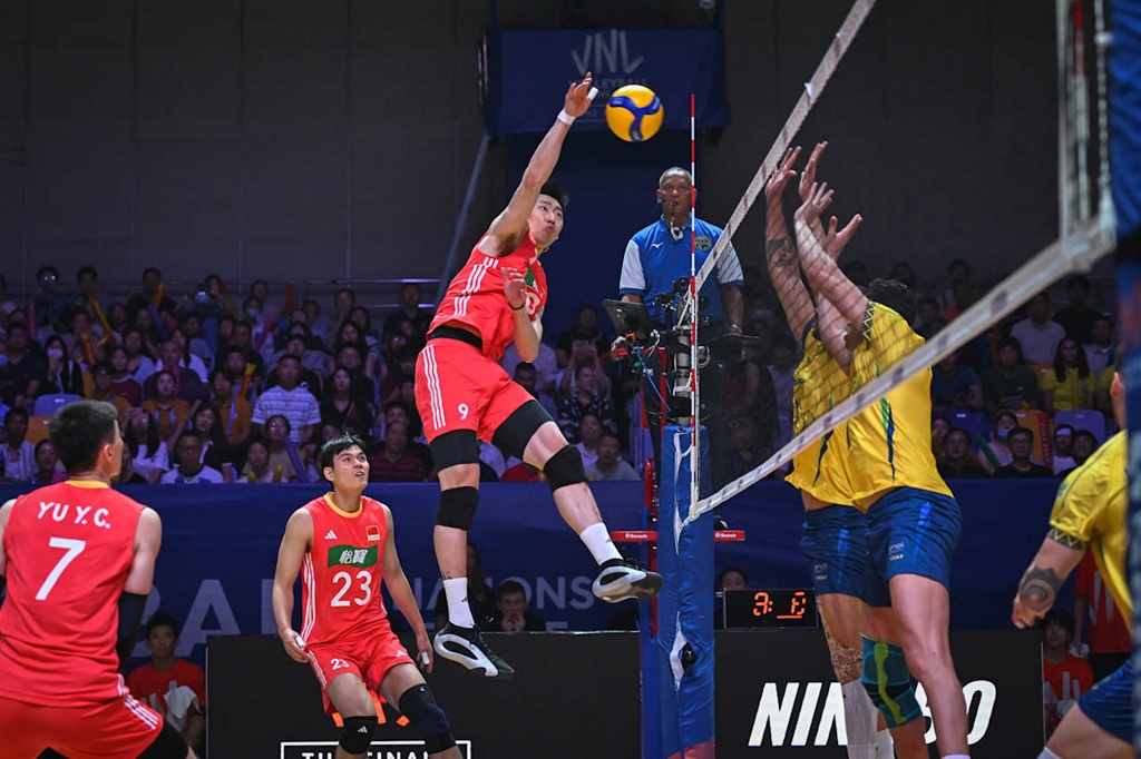 VNL 2025’te Brezilya Çin’i eleyerek yarı finale yükseldi