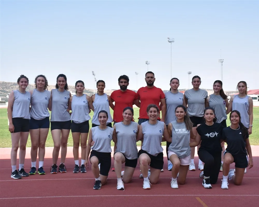 Afyon Gençlik Spor Kadın Voleybol Takımı Sezona Hazır