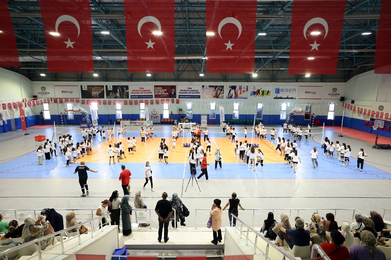 Fabrika Voleybol Yeni Okulunu Malatya'da Açtı