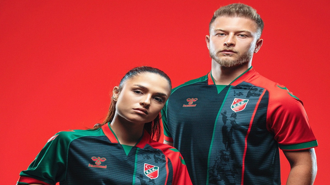 Karşıyaka'dan yeni sezona anlamlı forma