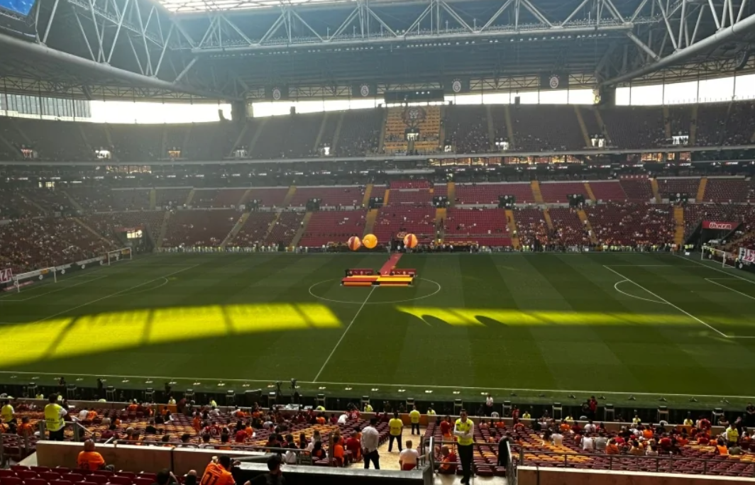 Galatasaray’dan zemin eleştirilerine net açıklama