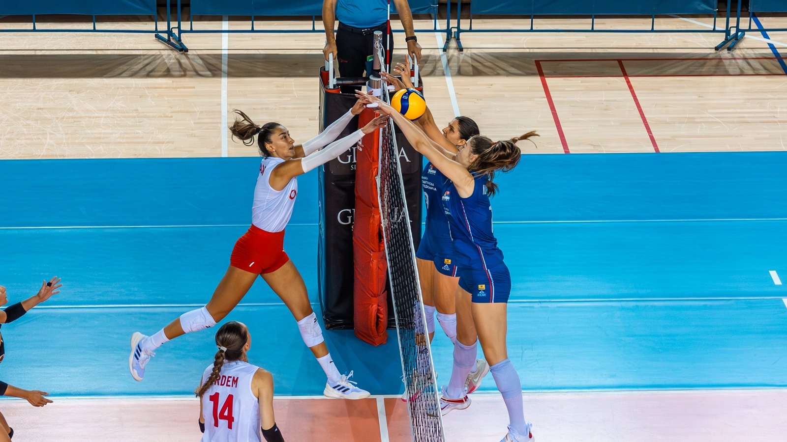 Filenin Sultanları son hazırlık maçında Sırbistan'a 3-0 yenildi