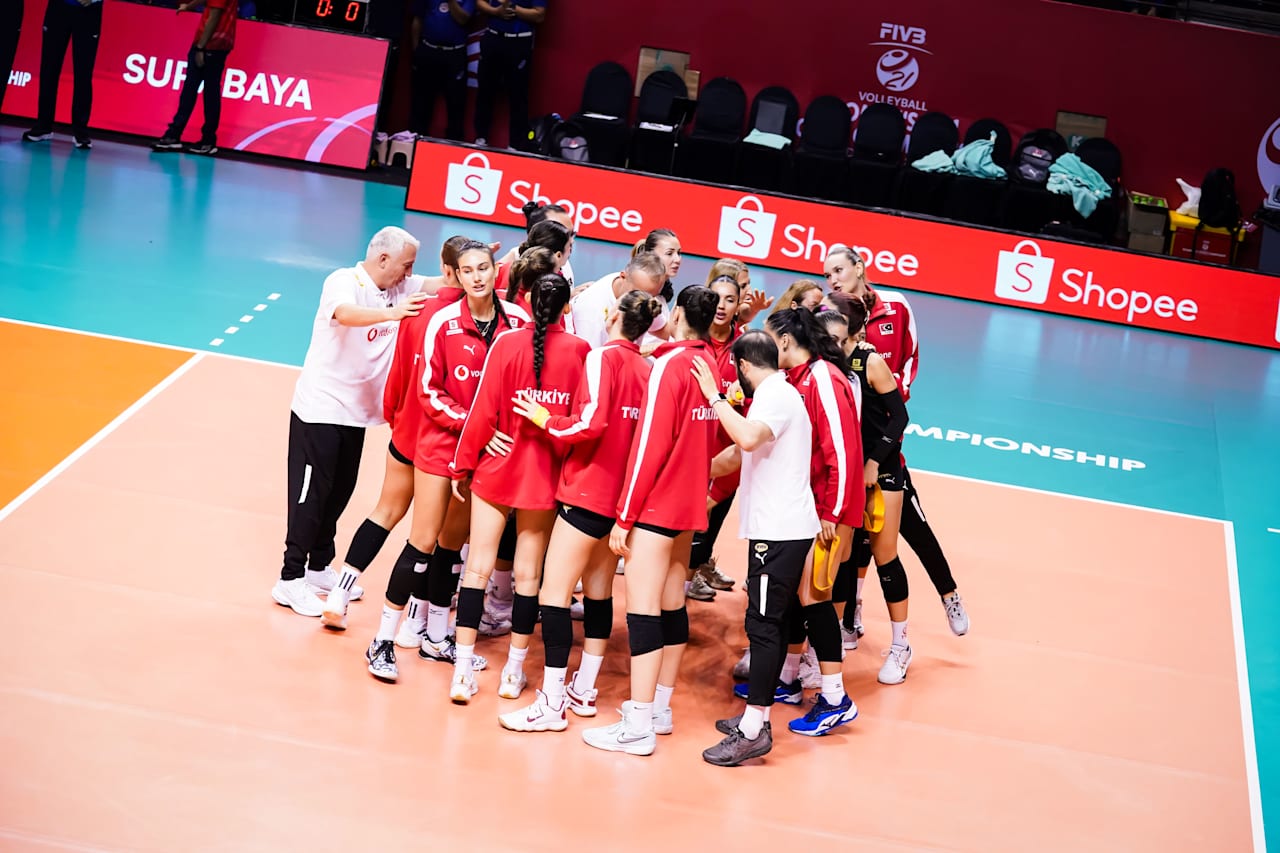 Japonya'ya 3-0 yenilen Milli Takımımız 5-8 klasman maçları oynayacak