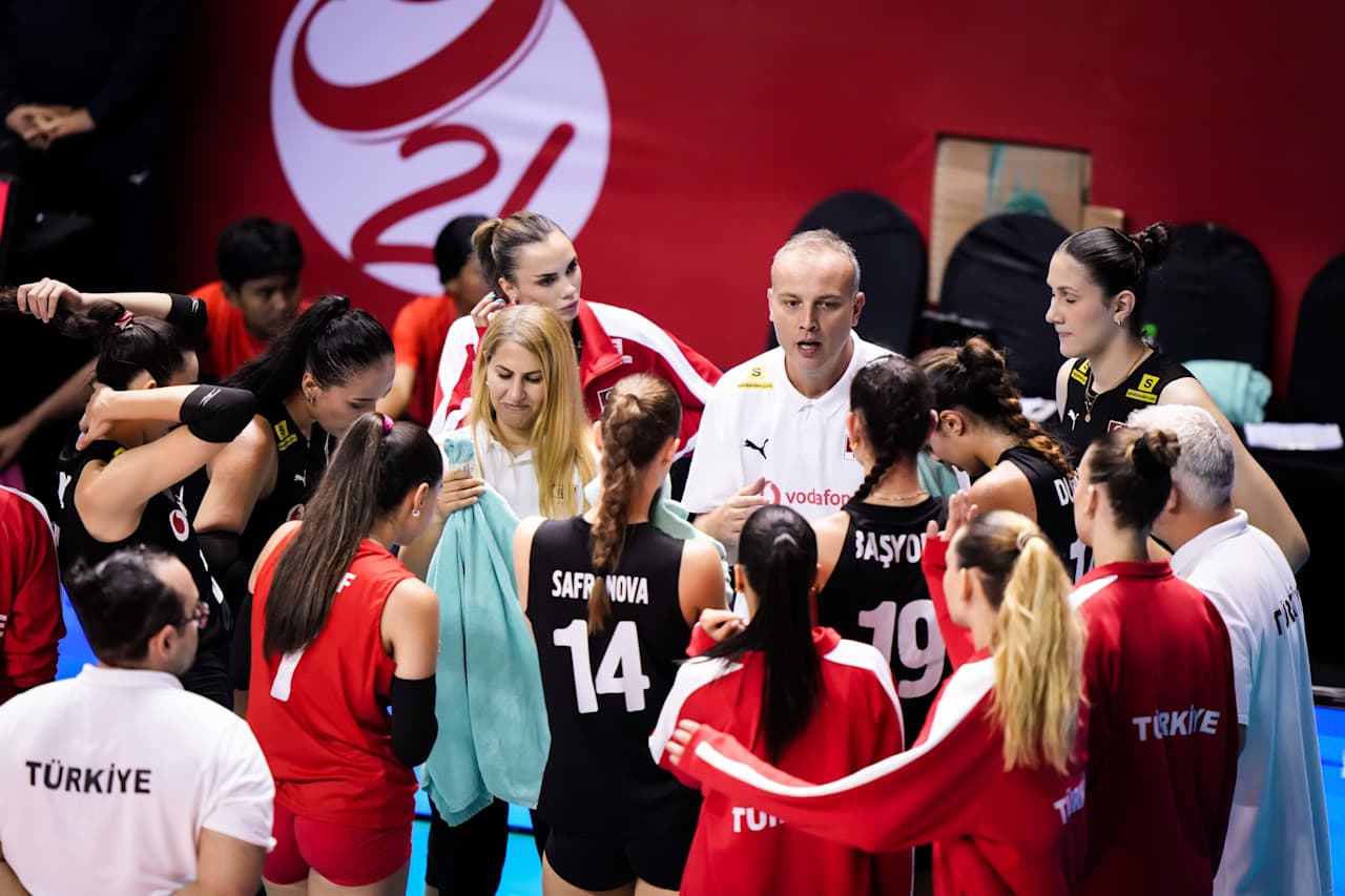 Japonya'ya 3-0 yenilen Milli Takımımız 5-8 klasman maçları oynayacak